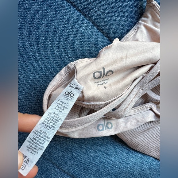 Alo Yoga Alosoft Lavish Bra, Small - Picture 2 of 3